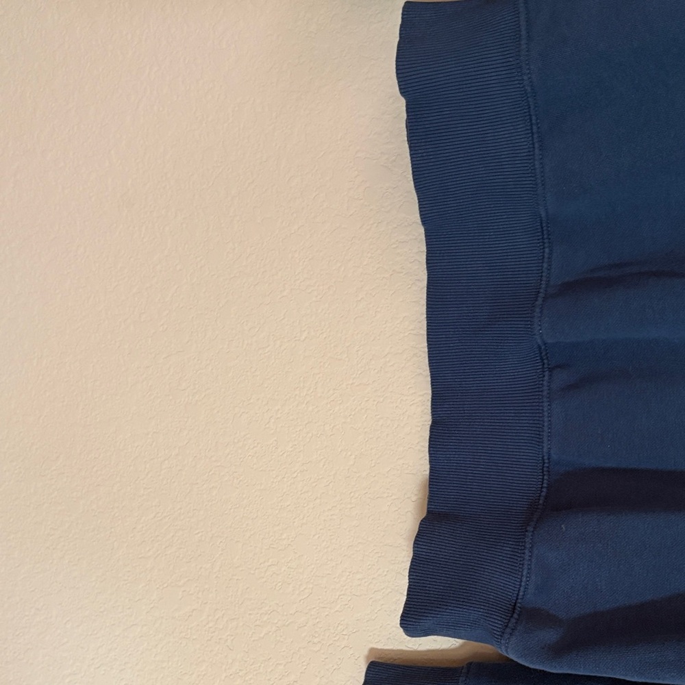 The North Face Men's Navy Crewneck with Desert Graphic - Picture 4 of 9